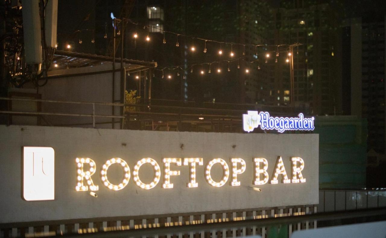 Thonglor Travellers Hostel And Cafe Bangkok Exteriér fotografie