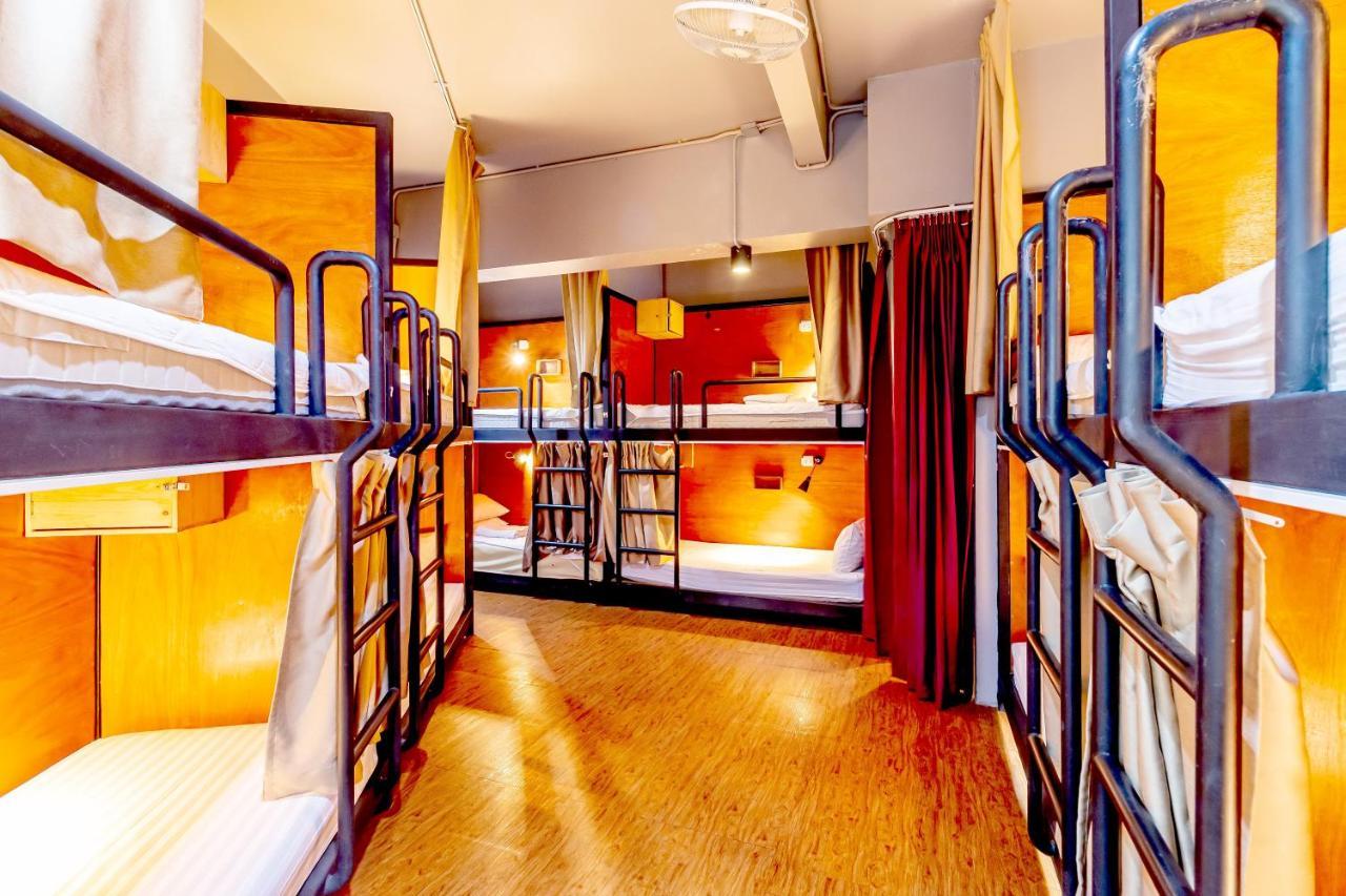 Thonglor Travellers Hostel And Cafe Bangkok Exteriér fotografie