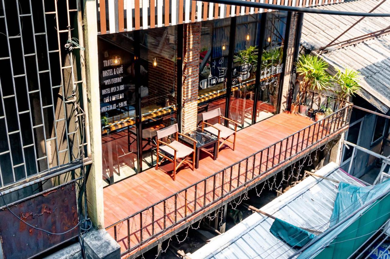 Thonglor Travellers Hostel And Cafe Bangkok Exteriér fotografie